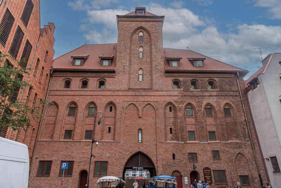 Polonia - Gdansk 104 - antigua grúa portuaria.jpg
